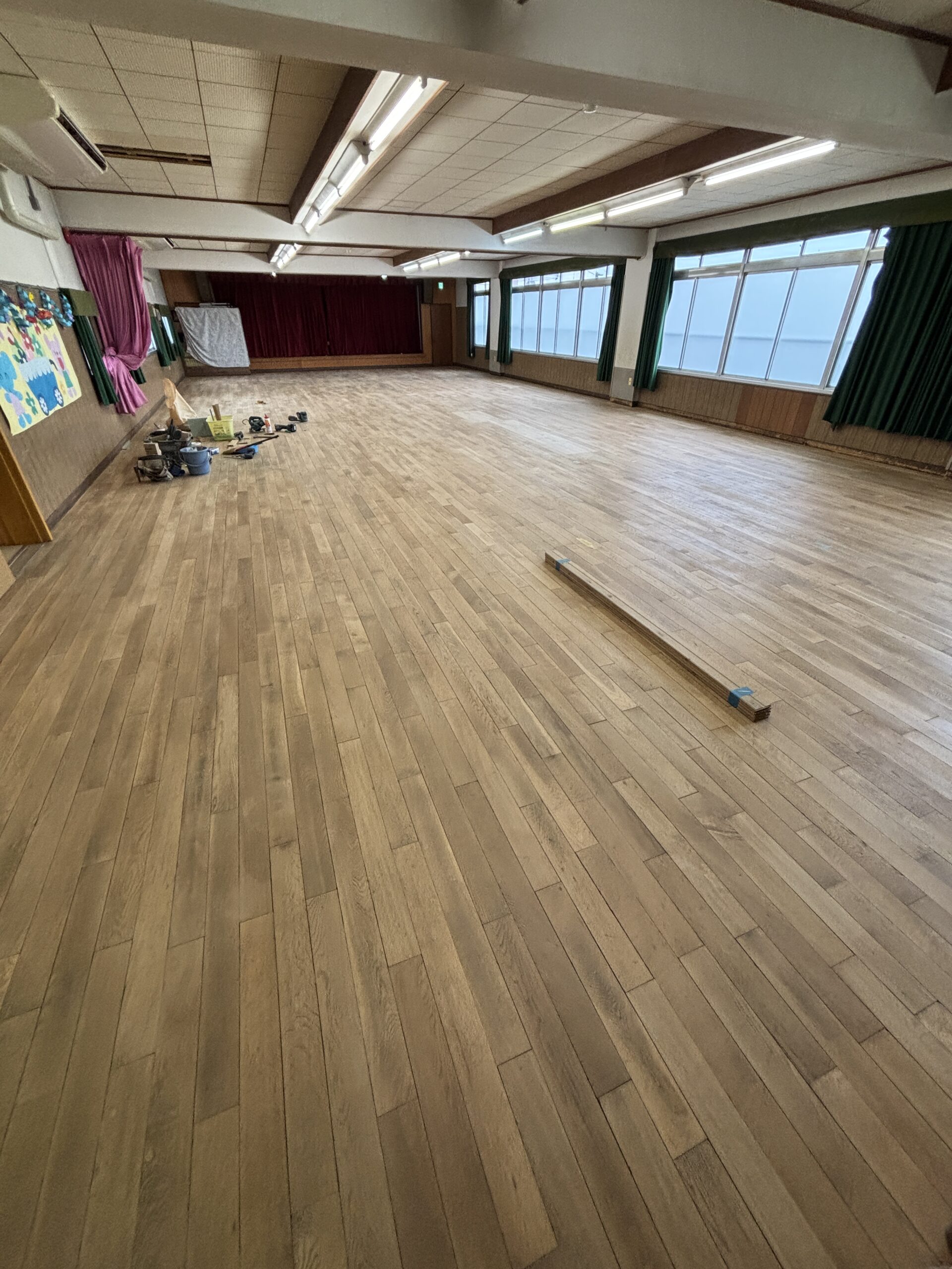 施工後の幼稚園遊戯室