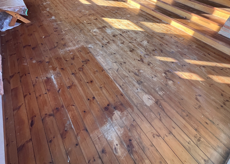 研磨前の無垢フローリング