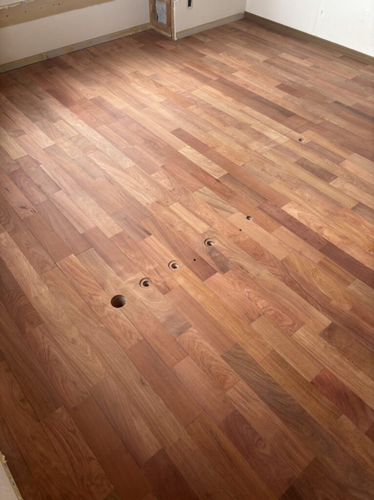 花梨の床材　研磨後