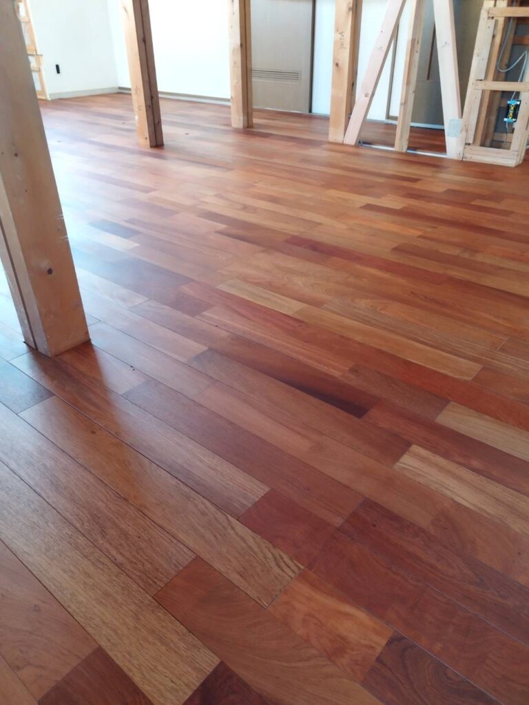 花梨の床材　オイル塗装