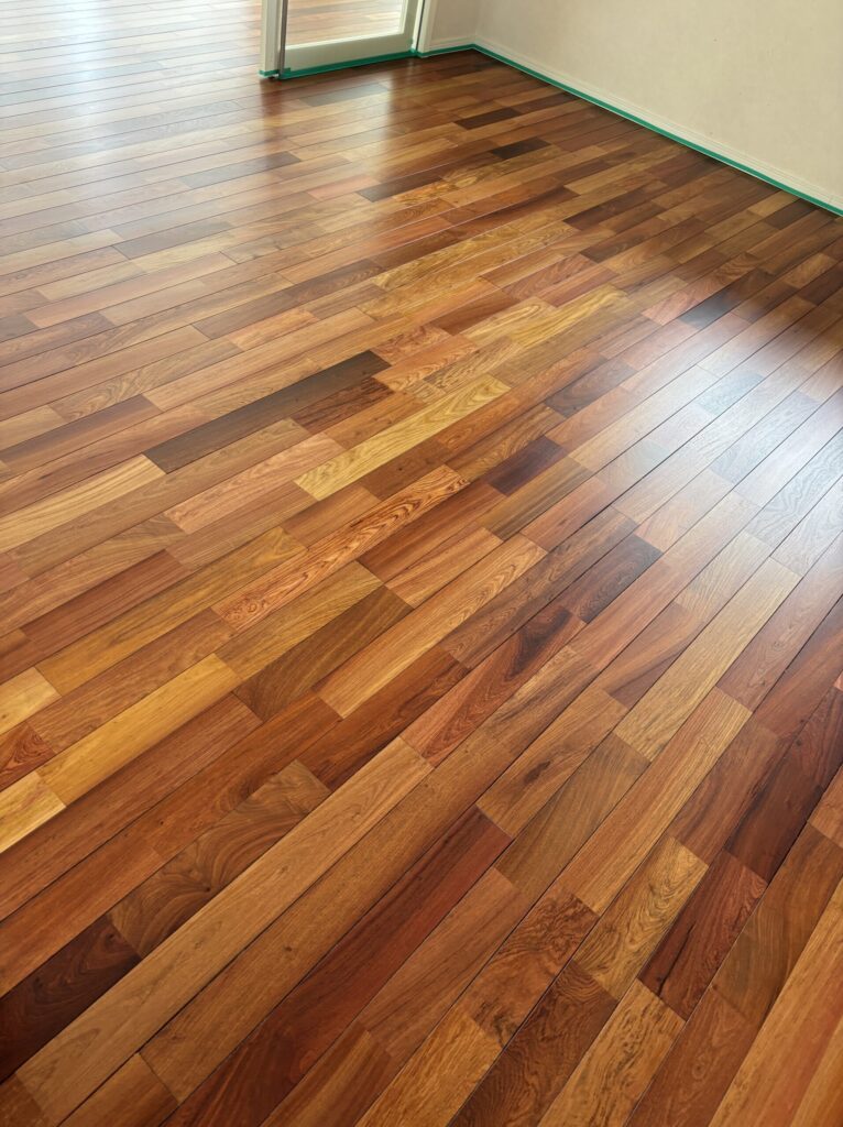 花梨の床 水性ウレタン仕上げ